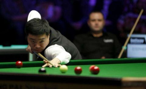 輕球員在比 輕球員在比